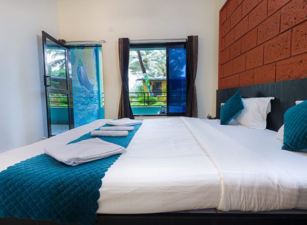 Deluxe Rooms by Ocean Breeze Resort